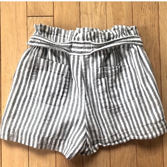 BCBG shorts - Picture 3 of 4